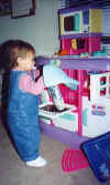 kitchenplay.jpg (34970 bytes)